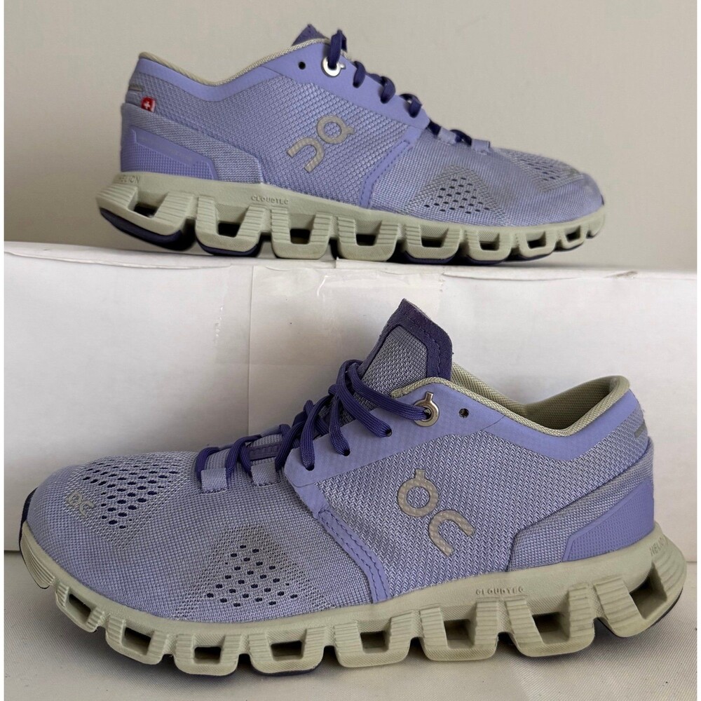 On Running Cloud X Women Size 6 Purple Lavender Sneakers